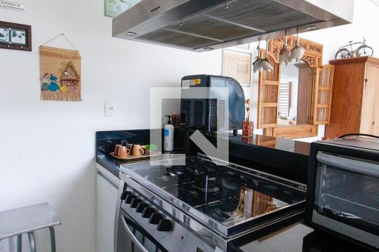 Área comum de casa para alugar com 3 quartos, 800m² em Jardim Leonor, São Paulo