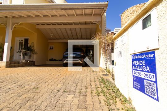Fachada  de casa de condomínio para alugar com 3 quartos, 400m² em Vila Madalena, Campinas