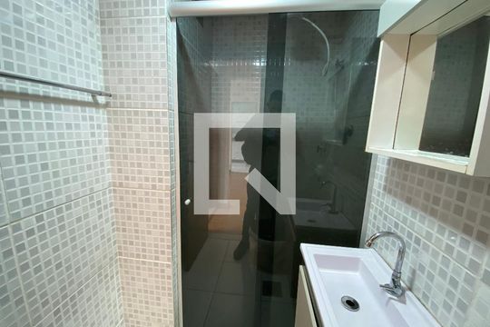 Banheiro de apartamento à venda com 1 quarto, 45m² em Piedade, Rio de Janeiro