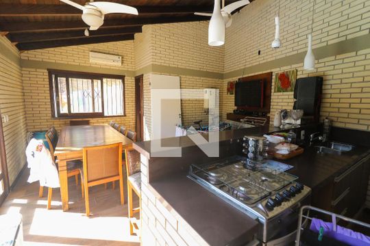 Varanda gourmet de casa à venda com 4 quartos, 400m² em Medianeira, Porto Alegre