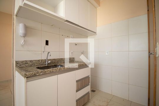 Cozinha e Área de Serviço de kitnet/studio à venda com 1 quarto, 27m² em Ceilândia Norte (ceilândia), Brasília