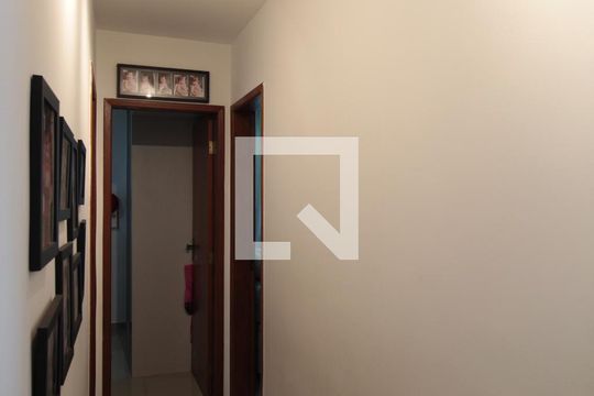 Corredor de apartamento à venda com 3 quartos, 90m² em Serrano, Belo Horizonte