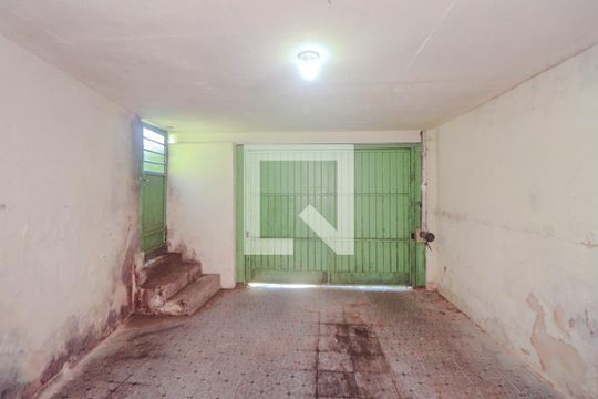 Garagem de casa à venda com 3 quartos, 170m² em Vila Jardim, Porto Alegre