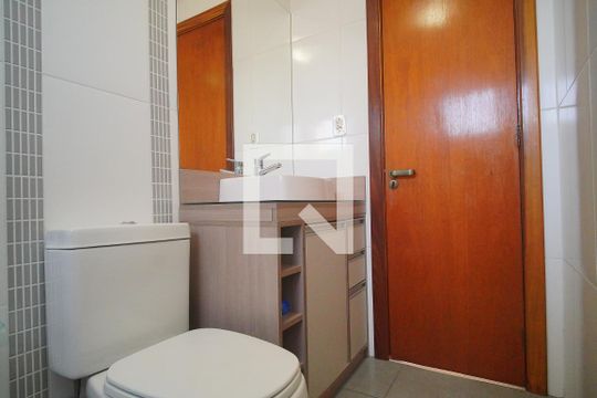 Banheiro de apartamento para alugar com 1 quarto, 60m² em Mauá, Novo Hamburgo