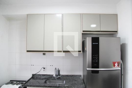 Cozinha de apartamento à venda com 2 quartos, 47m² em Vila Galvão, Guarulhos