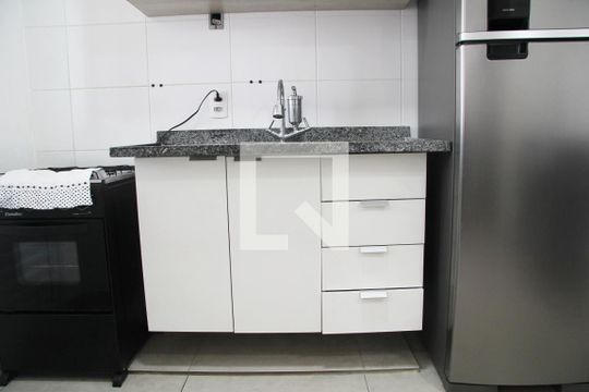 Cozinha de apartamento à venda com 2 quartos, 47m² em Vila Galvão, Guarulhos