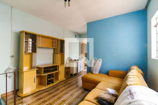 Casa à venda com 3 quartos, 150m² em Vila Carmosina, São Paulo