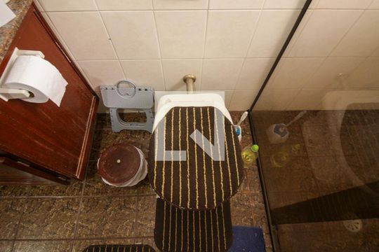Banheiro da Suíte de casa à venda com 3 quartos, 120m² em Chácara Mafalda, São Paulo