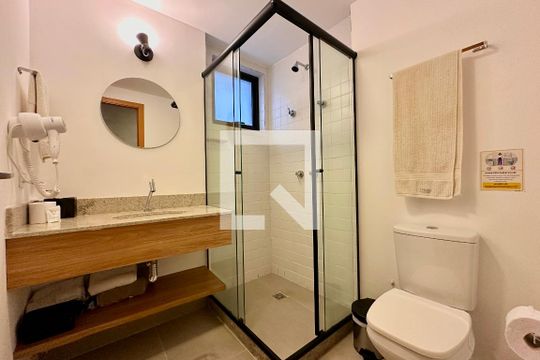 Banheiro de apartamento para alugar com 1 quarto, 31m² em Centro, Rio de Janeiro