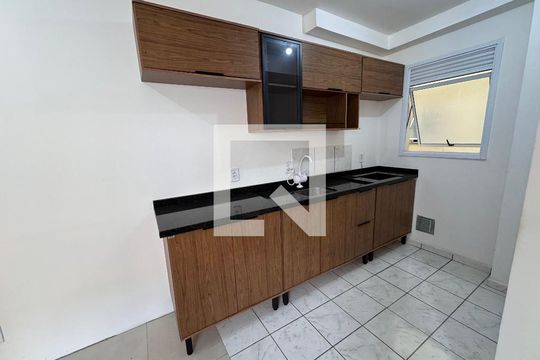 Cozinha de apartamento à venda com 2 quartos, 45m² em Campina, São Leopoldo