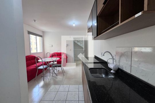 Cozinha de apartamento à venda com 2 quartos, 45m² em Campina, São Leopoldo