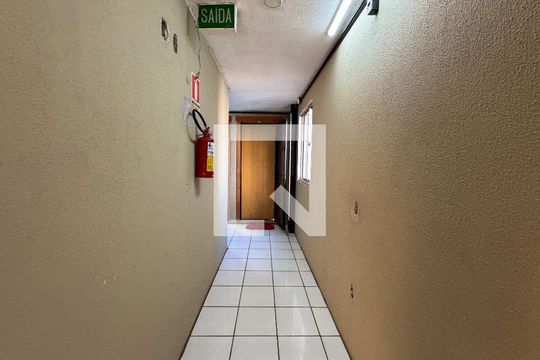Corredor de apartamento para alugar com 2 quartos, 43m² em São Miguel, São Leopoldo