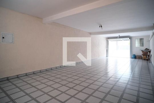 Garagem de casa à venda com 5 quartos, 190m² em Vila Franci, São Paulo