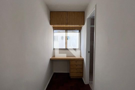 Quarto de Serviço de apartamento à venda com 3 quartos, 225m² em Cerqueira César, São Paulo