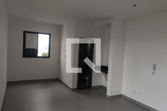 Quarto de apartamento para alugar com 1 quarto, 45m² em Saraiva, Uberlândia