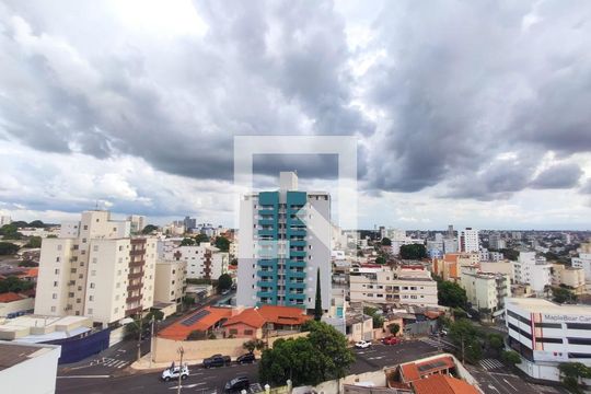 Vista de apartamento para alugar com 1 quarto, 45m² em Saraiva, Uberlândia