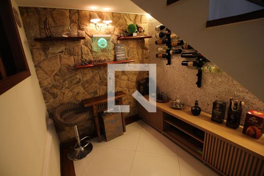 Sala de casa de condomínio à venda com 4 quartos, 390m² em Anil, Rio de Janeiro