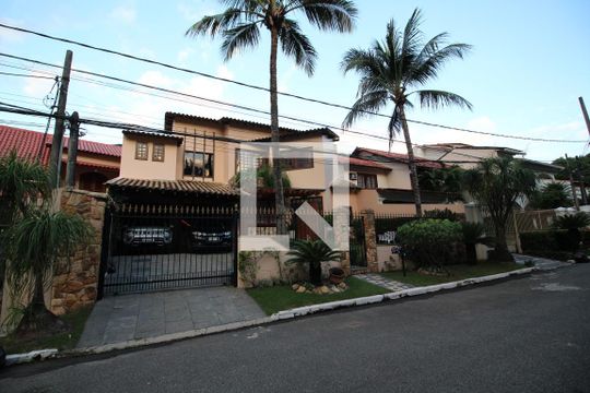 Fachada de casa de condomínio à venda com 4 quartos, 390m² em Anil, Rio de Janeiro