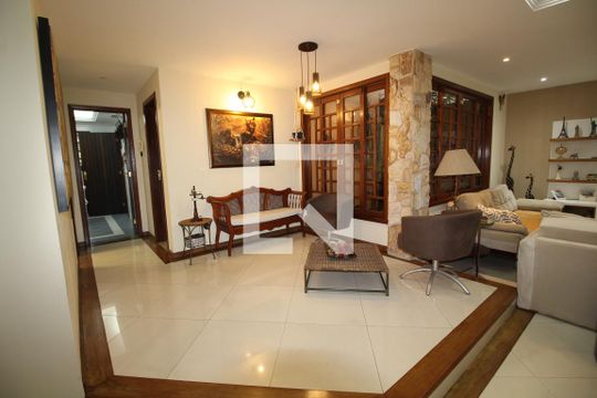 Sala de casa de condomínio à venda com 4 quartos, 390m² em Anil, Rio de Janeiro