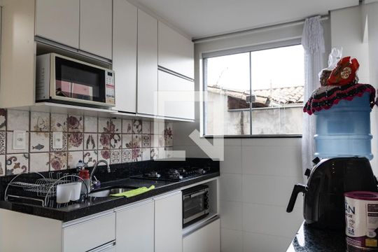Cozinha de apartamento para alugar com 3 quartos, 75m² em Jardim America, Belo Horizonte