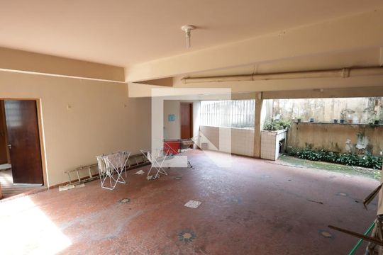 Garagem de casa à venda com 3 quartos, 177m² em Jardim Dona Sinha, São Paulo