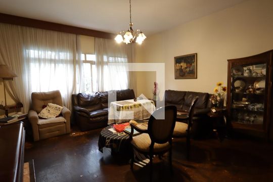 Casa à venda com 3 quartos, 177m² em Jardim Dona Sinha, São Paulo
