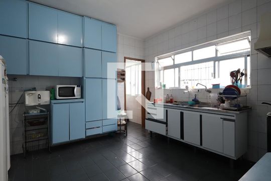 Cozinha de casa à venda com 3 quartos, 177m² em Jardim Dona Sinha, São Paulo