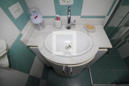 Banheiro de apartamento à venda com 2 quartos, 64m² em Parque Mandaqui, São Paulo