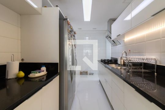 Cozinha de apartamento à venda com 2 quartos, 110m² em Vila Augusta, Guarulhos