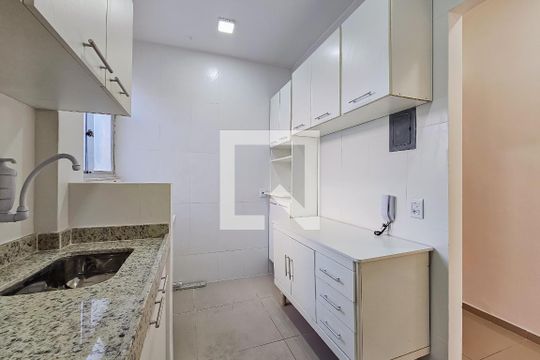 Cozinha e Área de Serviço de apartamento para alugar com 2 quartos, 55m² em Santa Cruz, Belo Horizonte