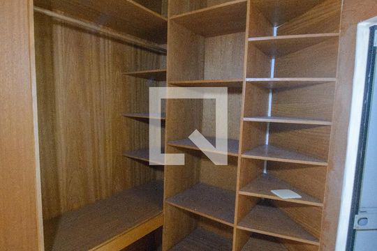 Suíte  de apartamento para alugar com 4 quartos, 257m² em Jardim das Nações, Taubaté