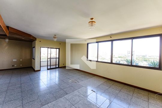 Apartamento para alugar com 4 quartos, 257m² em Jardim das Nações, Taubaté