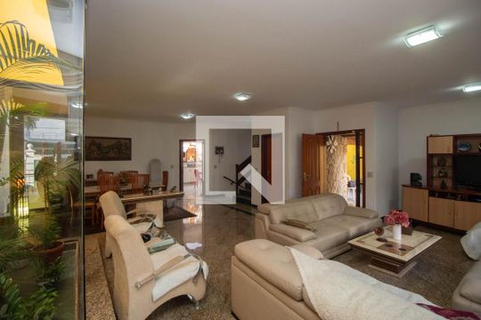 Casa à venda com 3 quartos, 391m² em Jardim Guapira, São Paulo