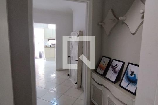 Corredor de casa para alugar com 5 quartos, 350m² em Aclimação, São Paulo