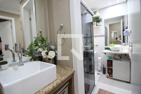 Banheiro de apartamento à venda com 2 quartos, 60m² em Vila Osasco, Osasco
