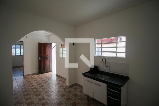 Cozinha de casa para alugar com 1 quarto, 45m² em Vila Doutor Eiras, São Paulo
