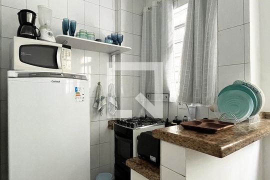 Cozinha de apartamento para alugar com 1 quarto, 40m² em Boqueirão, Santos