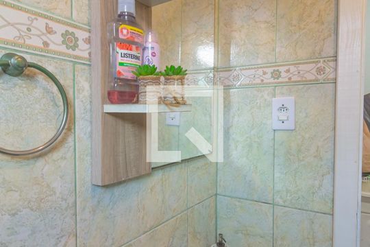 Casa 2 - Banheiro  de casa à venda com 4 quartos, 220m² em Guajuviras, Canoas