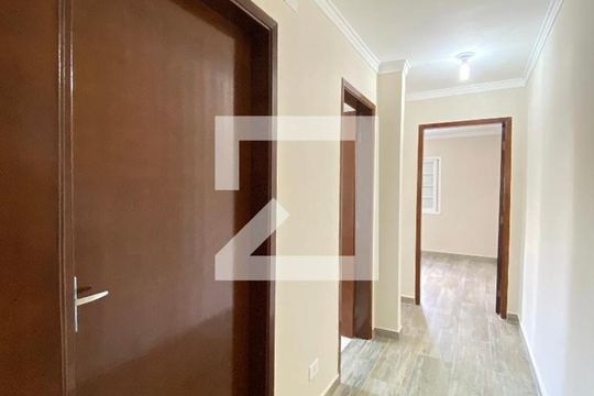 Corredor  de casa à venda com 3 quartos, 150m² em Jardim Dourado, Guarulhos