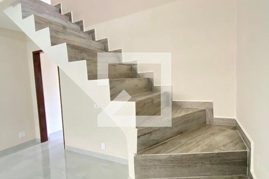 Sala de casa à venda com 3 quartos, 150m² em Jardim Dourado, Guarulhos