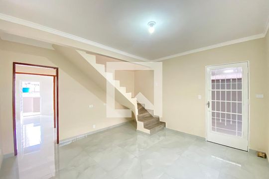 Sala de casa à venda com 3 quartos, 150m² em Jardim Dourado, Guarulhos