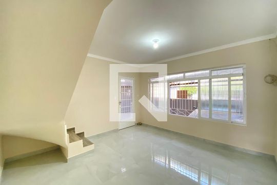 Sala de casa à venda com 3 quartos, 150m² em Jardim Dourado, Guarulhos
