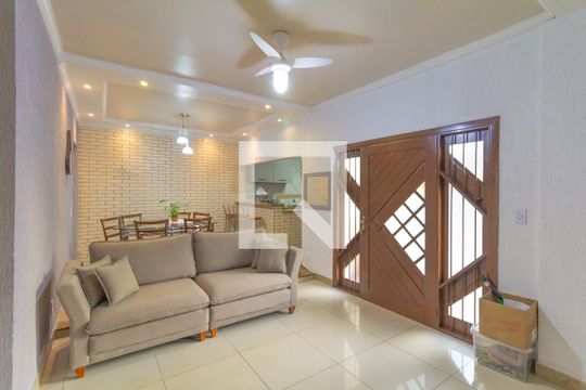 Sala de casa à venda com 3 quartos, 172m² em Harmonia, Canoas