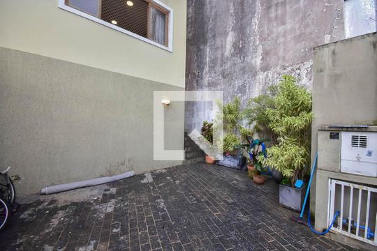 Garagem de casa à venda com 3 quartos, 117m² em Vila Morse, São Paulo