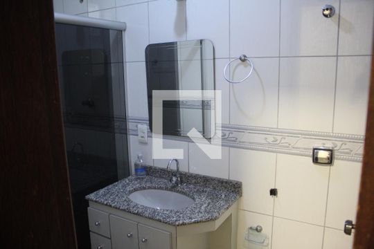 Banheiro da Suíte de casa à venda com 5 quartos, 557m² em Tirol, Contagem