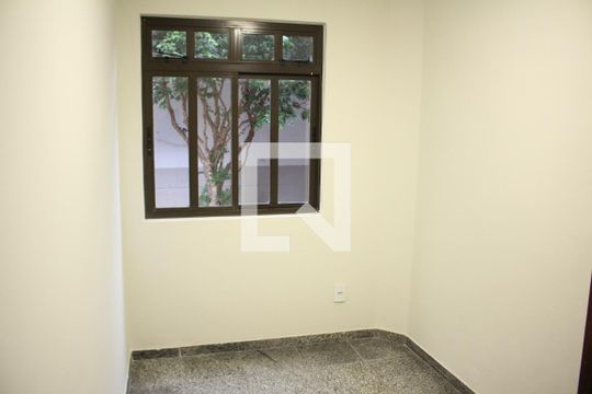Suíte de casa à venda com 5 quartos, 557m² em Tirol, Contagem