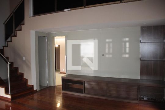 Sala de casa à venda com 5 quartos, 557m² em Tirol, Contagem