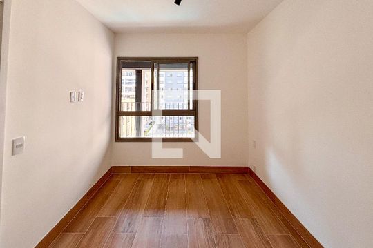 Suíte de kitnet/studio à venda com 1 quarto, 33m² em Cerqueira César, São Paulo