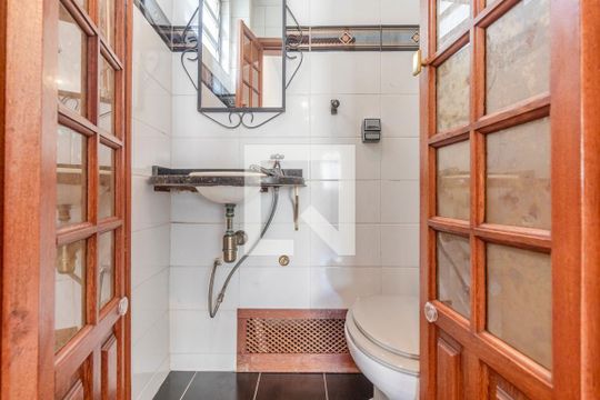 Lavabo de apartamento para alugar com 3 quartos, 182m² em Paraíso, São Paulo