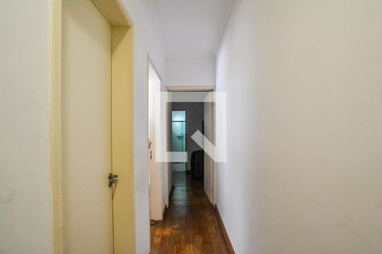 Corredor de apartamento para alugar com 4 quartos, 198m² em Vila Scarpelli, Santo André